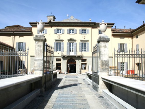 Quadrilocale in Vendita a Ranica, 175 m²