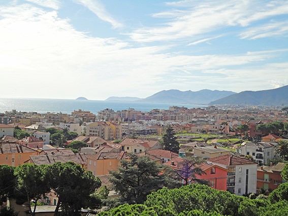 Terreno edificabile in Vendita a Pietra Ligure, 23000 m²