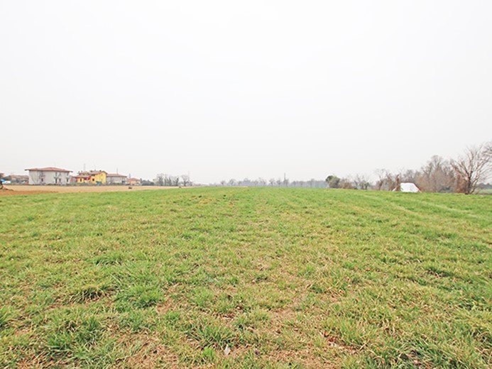 Terreno agricolo in Vendita a Brembate, 85'000€, 6450 m²