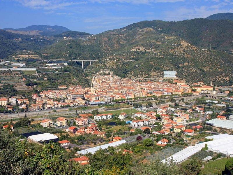 Terreno edificabile in Vendita a Taggia, 850 m²
