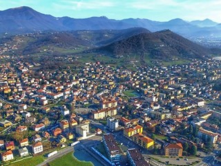 Terreno edificabile in Vendita a Albano Sant'Alessandro, 4300 m²