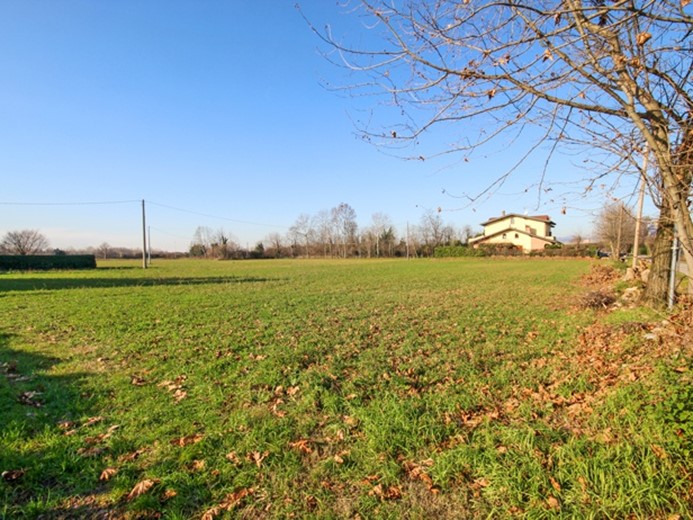 Terreno agricolo in Vendita a Seriate, 160'000€, 8034 m²