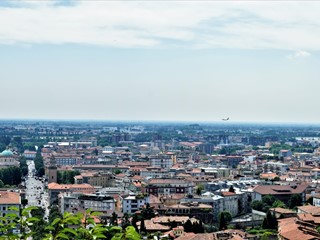 Terreno edificabile in Vendita a Bergamo, 2500 m²