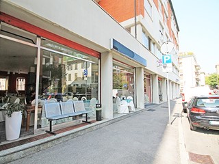 Negozio in Vendita a Bergamo, 290'000€, 192 m²