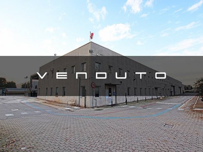Capannone in Vendita a Busto Arsizio, 3'200'000€, 7300 m²