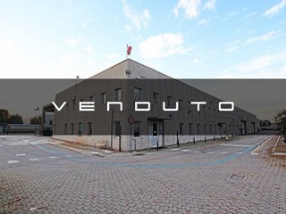 Capannone in Vendita a Busto Arsizio, 3'200'000€, 7300 m²