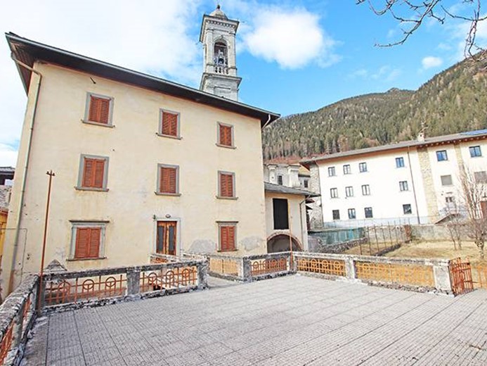 Villa in Vendita a Vilminore di Scalve, 450'000€, 1000 m²
