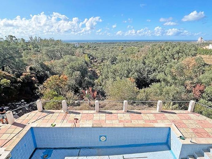 Villa in Vendita a Manduria, 480'000€, 250 m²