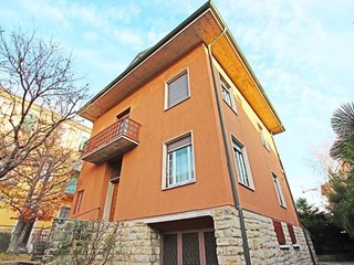 Villa in Vendita a Bergamo, 850'000€, 370 m²