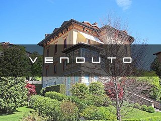 Appartamento in Vendita a Bergamo, 426 m²