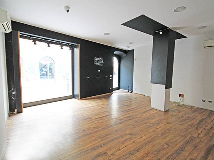 Negozio in Vendita a Bergamo, 260'000€, 115 m²