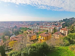 Villa in Vendita a Bergamo, 700 m²