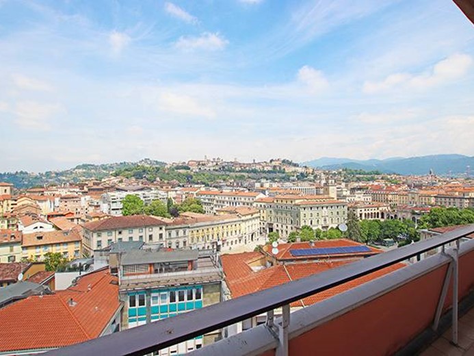 Attico in Vendita a Bergamo, 1'450'000€, 248 m²