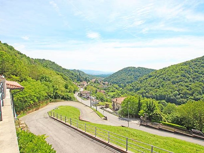 Terreno edificabile in Vendita a Palazzago, 160'000€, 2100 m²