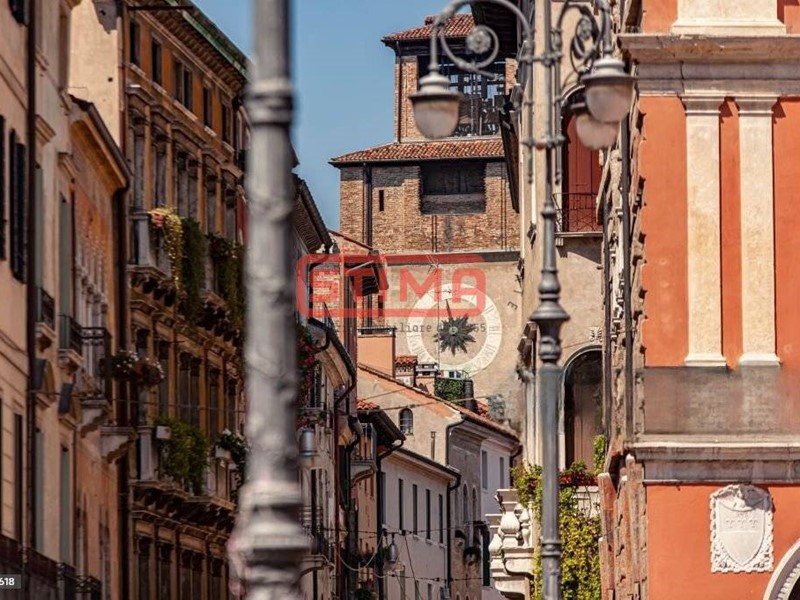 Appartamento in Vendita a Treviso, 1200 m²
