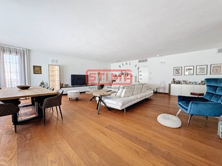 Appartamento in Affitto a Treviso, 3'200€, 250 m²