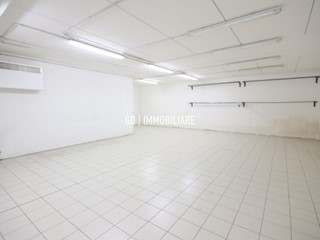 Attività commerciale in Vendita a Castelfranco Veneto, 350'000€, 300 m²