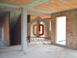 Casa Semi Indipendente in Vendita a Maser, 160'000€, 180 m²