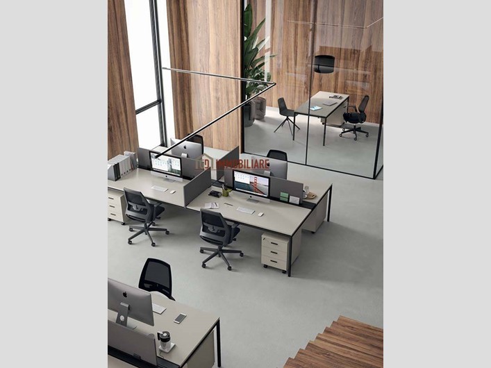 Ufficio in Affitto a Montebelluna, 750€, 100 m²