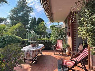 Trilocale in Vendita a Sanremo, 500'000€, 115 m²
