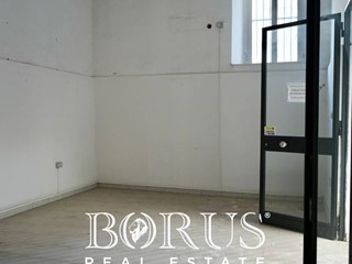 Immobile commerciale in Affitto a Aversa, 500&euro;, 55 m²