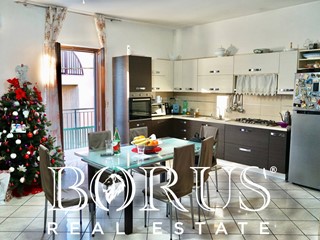 Villa in Vendita a Carinaro, 310'000€, 250 m²