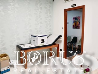 Ufficio in Affitto a Trentola Ducenta, 300€, 15 m²