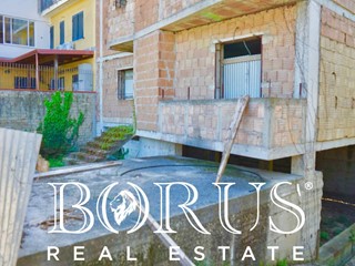 Casa Indipendente in Vendita a Sant'Antimo, 240'000€, 418 m²