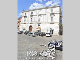 Immobile commerciale in Vendita a Aversa, 159'000€, 66 m²