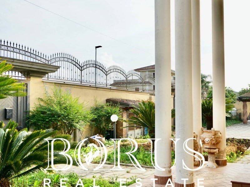 Villa in Vendita a Casal di Principe, 250'000€, 1000 m²