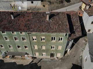 Casa Semi Indipendente in Vendita a San Giovanni Ilarione, 62'000€, 390 m²