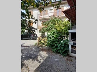 Appartamento in Vendita a Vestenanova, 65'000€, 133 m²