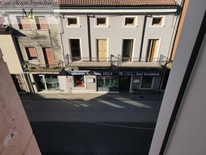 Attività commerciale in Vendita a Monteforte d'Alpone, 120 m²