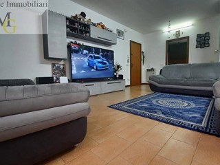 Appartamento in Vendita a Montecchia di Crosara, 140'000€, 95 m²