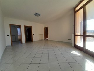 Appartamento in Vendita a Eboli, 135'000€, 105 m²
