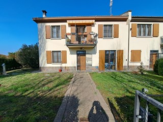 Casa Semi Indipendente in Vendita a Bologna, 420'000€, 220 m²