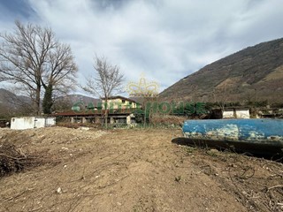 Capannone in Vendita a Bracigliano, 570'000&euro;, 2800 m²