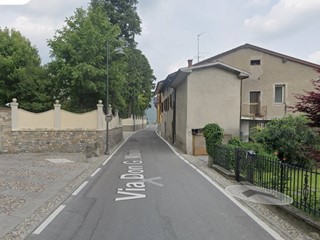 Casa Indipendente in Vendita a Paratico, 150'000€, 250 m²