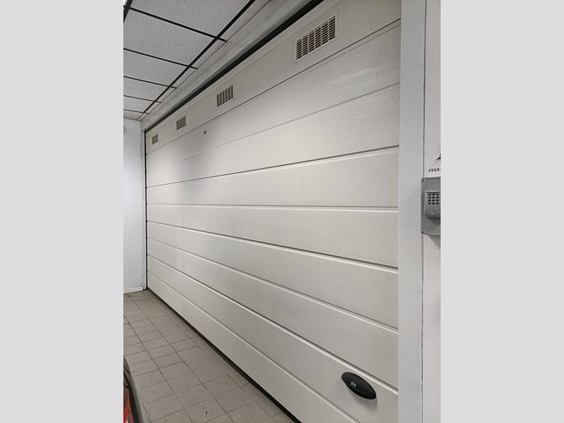 Magazzino in Vendita a Grumello del Monte, 100'000€, 240 m²