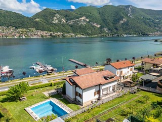 Villa in Vendita a Paratico, 850'000€, 298 m²