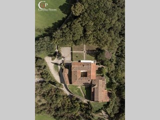 Villa in Vendita a Dicomano, 3'000'000€, 3000 m²