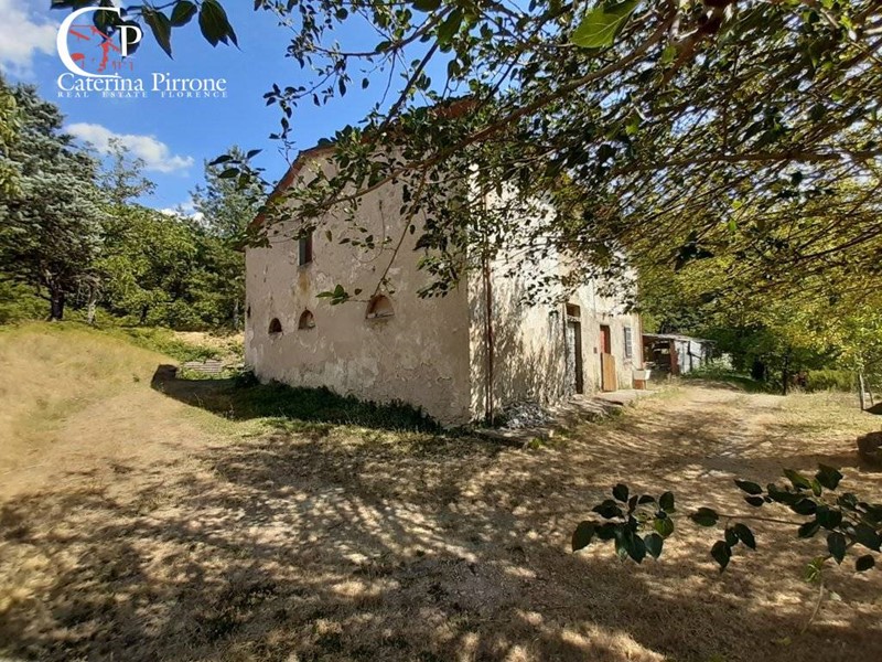 Rustico in Vendita a Dicomano, 270'000€, 350 m²
