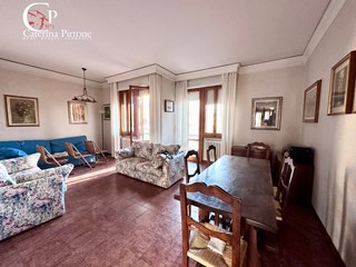 Appartamento in Vendita a Firenze, 620'000€, 140 m²