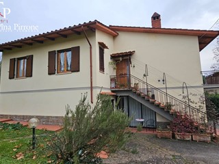 Casa Indipendente in Vendita a Rignano sull'Arno, 539'000€, 240 m²