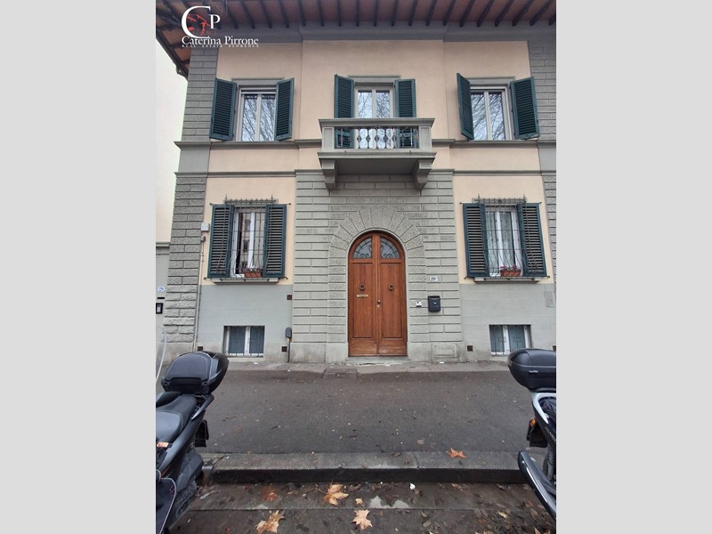 Appartamento in Vendita a Firenze, 510'000€, 156 m²