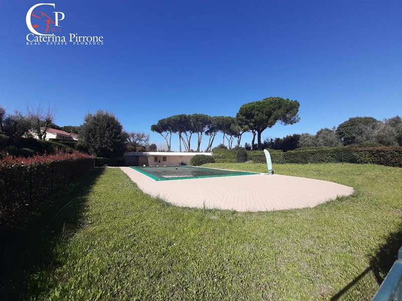 Casa Indipendente in Vendita a Cecina, 455'000€, 208 m²