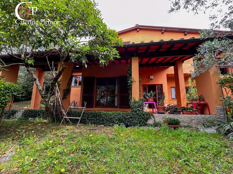 Villa in Vendita a Impruneta, 775'000€, 260 m²