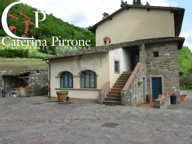 Rustico in Vendita a Dicomano, 2'000'000€, 500 m²