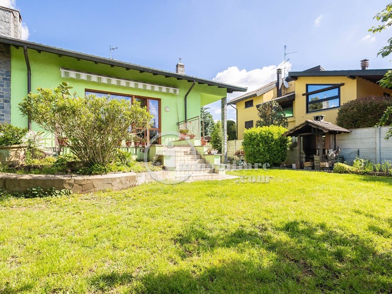 Villa in Vendita a Busto Arsizio, 479'000€, 265 m²
