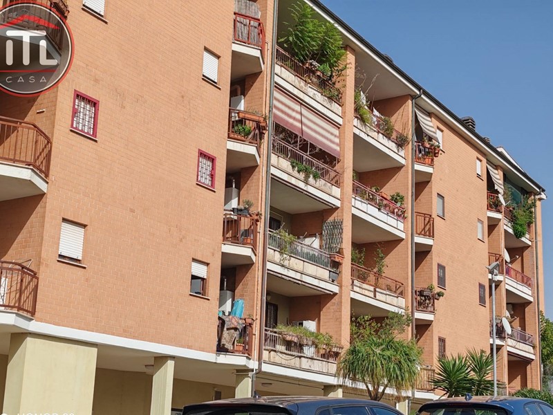 Trilocale in Vendita a Roma, 229'000&euro;, 85 m²